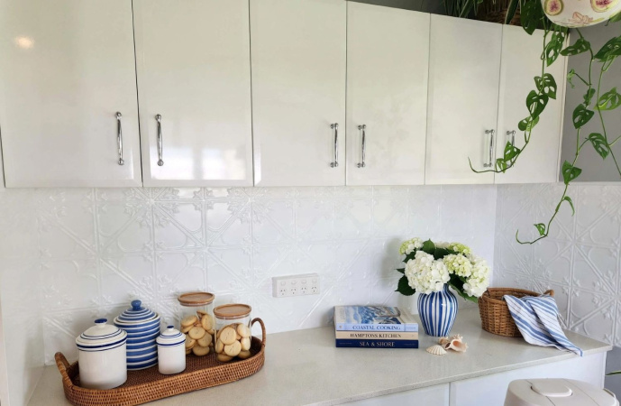 apm_crystal_coastal_hamptons_kitchen_2rsz