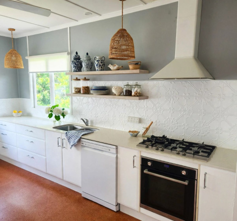 apm_crystal_hamptons_coastal_kitchen_rsz