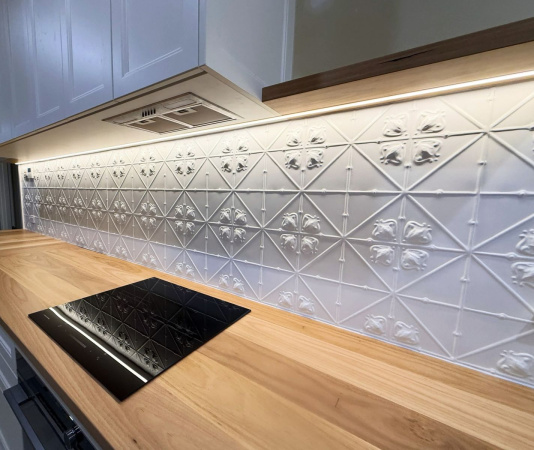apm_flinders_white_sb_2rsz
