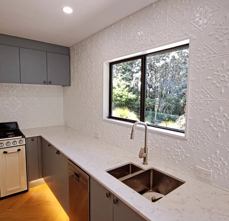 apm_pyrmont_cross_white_walls